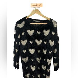 finn & clover Black and Cream Heart Sweater